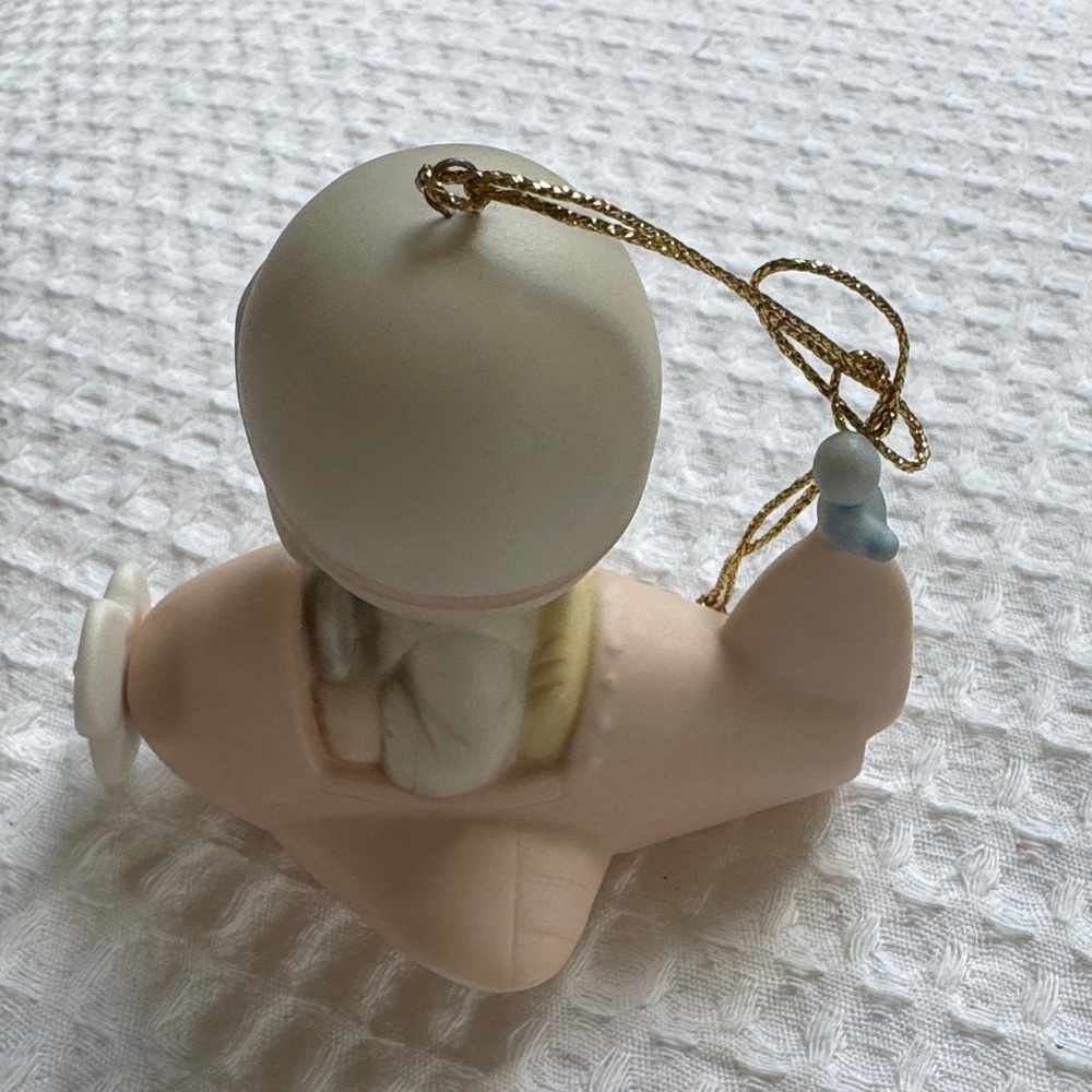 Precious Moments Have a Heavenly Christmas Ornament Angel Airplane w Box Tag - Picture 4 of 10